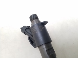  Fuel injector 