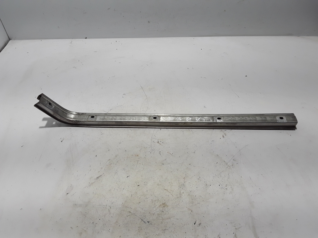 VOLKSWAGEN Caddy 3 generation (2004-2015) Sliding door rail 2K0843872 22430235