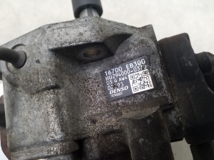 NISSAN Navara (1998–2007) Kraftstoffpumpe 16700EB300 - 4