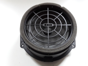   Rear side door speaker 