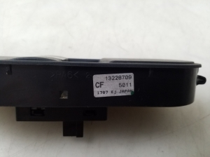 Opel Zafira B (2005–2014) Front door glass switch 13228709 - 2