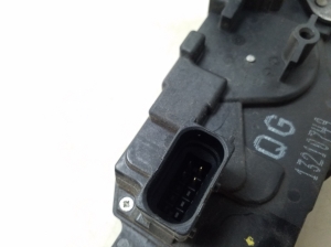 Opel Zafira B (2005–2014) Front door lock 13210749 - 2