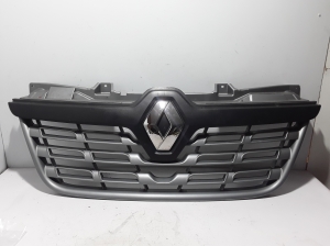  Front grille 