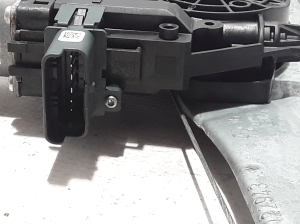 RENAULT Espace V (2014–2026) Front door window regulator 807330733R - 2