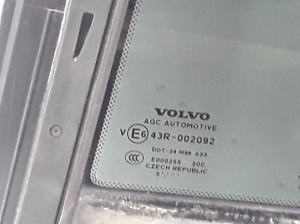 VOLVO XC90 (2015–2024) Aizmugurējo sānu durvju trīsstūrveida stikls 31651873 - 4