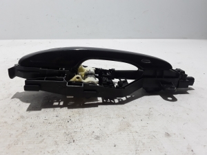 VOLVO XC90 (2015–2024) Front door external opening handle and its details - 3