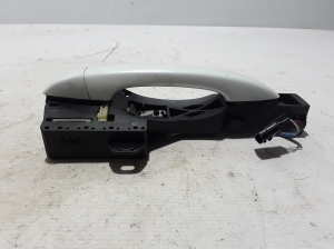 RENAULT Scenic (2016–2026) Front door external opening handle and its details - 4