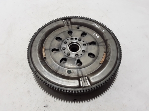  Clutch flywheel 