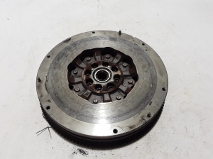  Clutch flywheel 