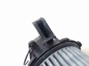  Cabin shoulder motor 