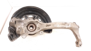  Front wheel hub  -  