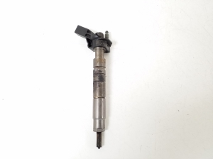  Fuel injector 