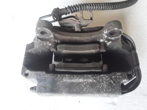 Volkswagen Touareg I (2002–2010) Bremssattel vorne 209236052A - 2