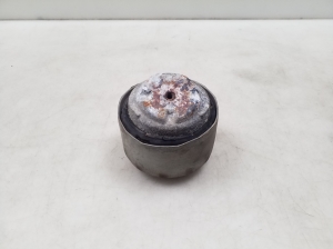 Mercedes Benz E-Class W211 (2002–2009) Motora spilvens - 2