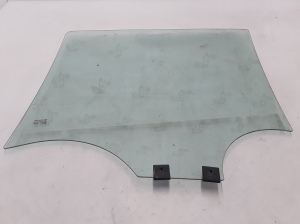 Tagumise külgukse klaas - 823005206R 