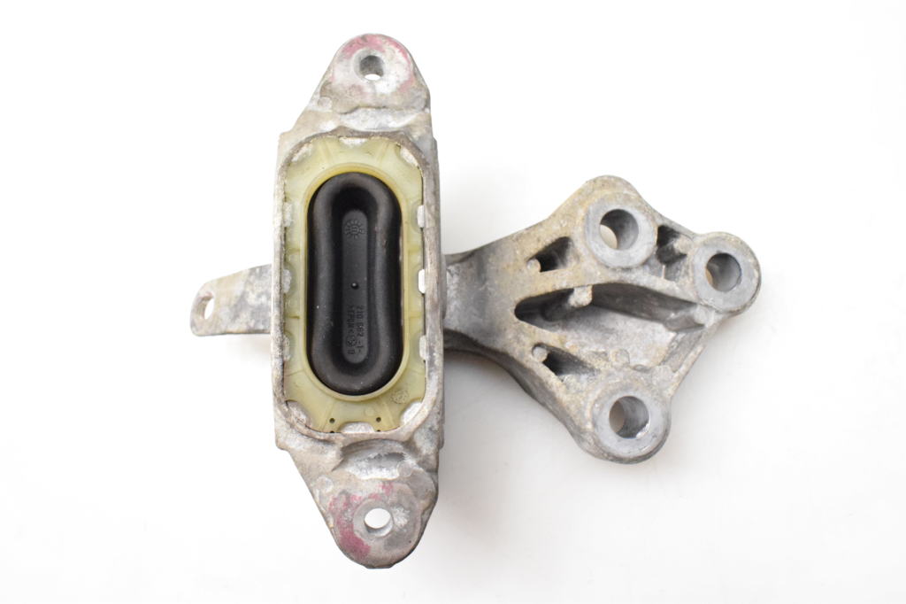 Used Chevrolet Orlando Gearbox holder 13284425