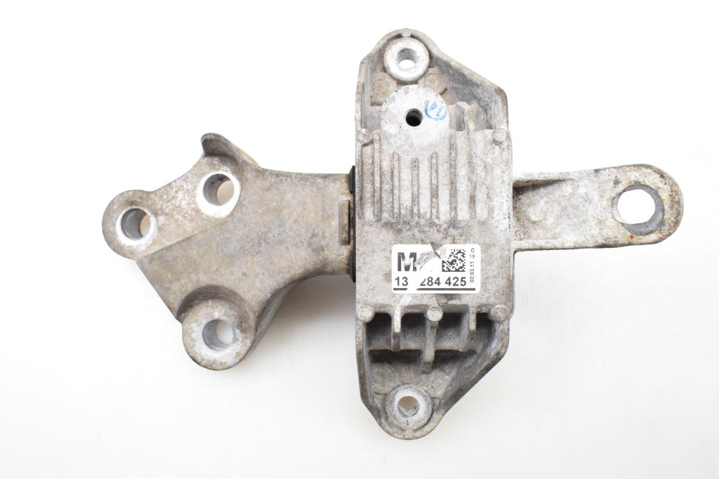 Used Chevrolet Orlando Gearbox holder 13284425