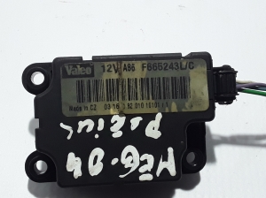 RENAULT Megane II (2002–2009) Stellmotor Heizungsklappe 7701207721 - 2