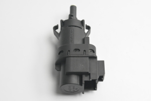 Bremslichtschalter - 3M5T13480