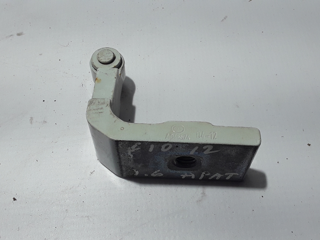 BMW 5 Series F10/F11 (2009-2017) Rear Right Door Hinge 7185636 22430837