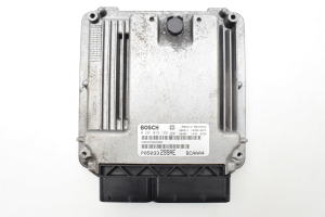 Motorsteuergerät - P05033299AE
