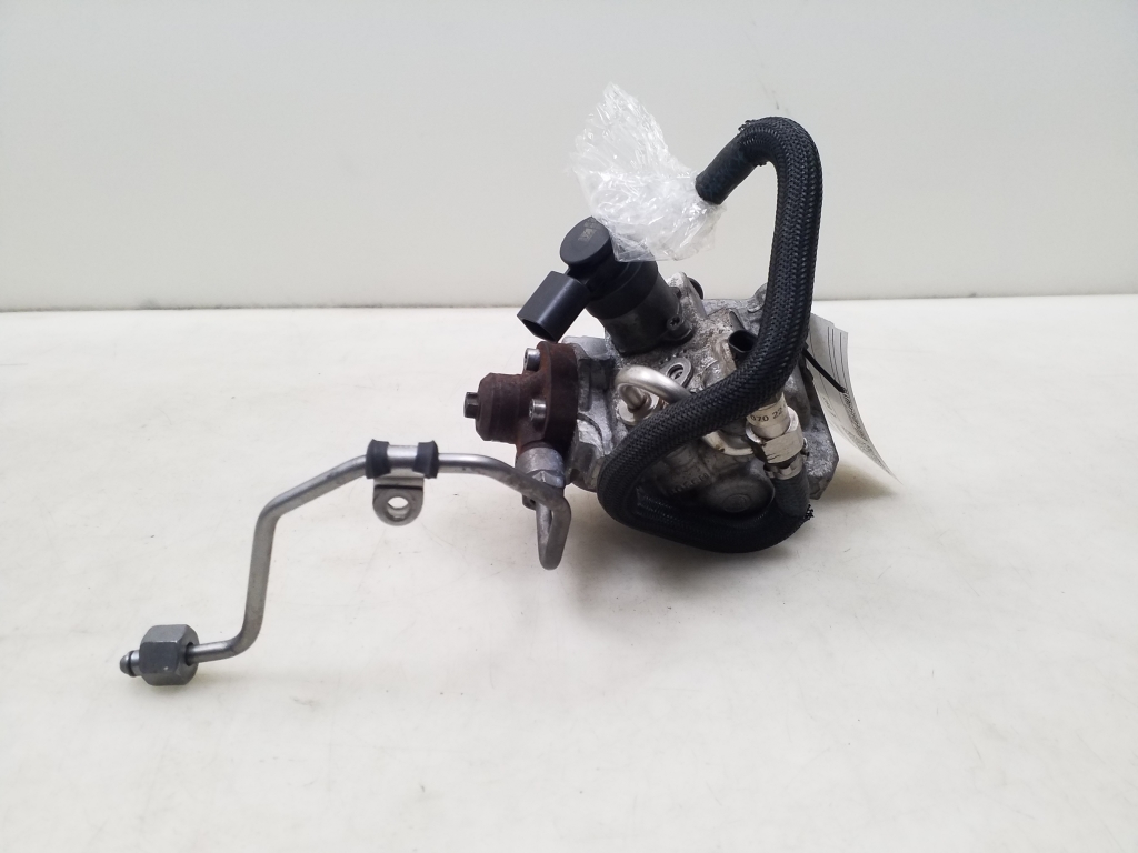 Used Mercedes Benz E-Class Fuel pump A6540700001