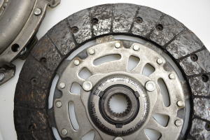 Ford Focus (2004–2011) Kupplungsscheibe ADF123081 - 3