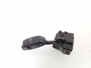 BMW 5 SERIES E61 (2004–2010) Turn signal switch 6924103 - 2
