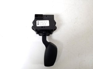 BMW 5 SERIES E61 (2004–2010) Turn signal switch 6924103 - 3