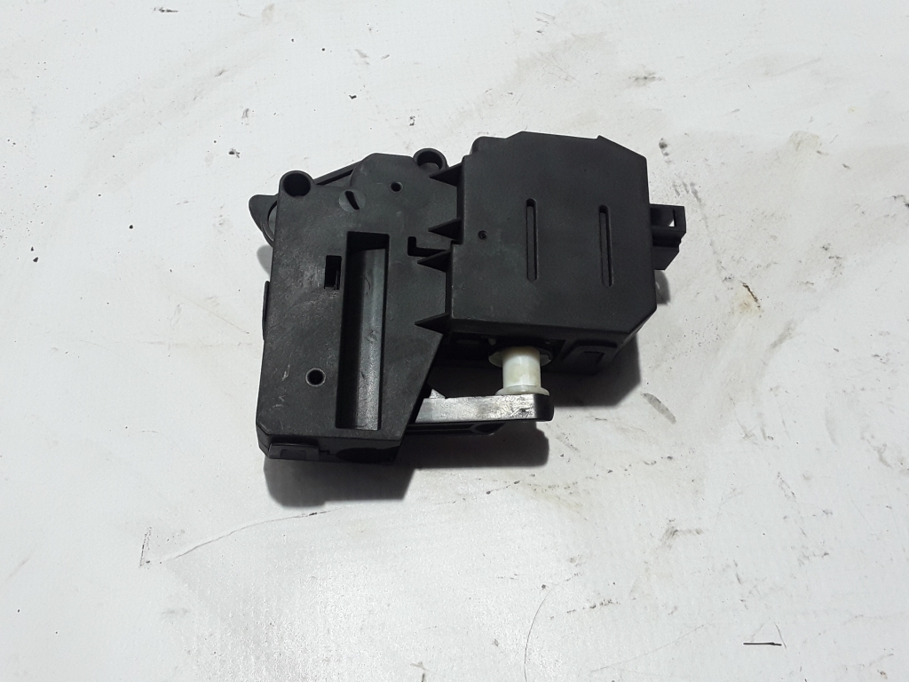 VOLVO C30 1 generation (2006-2013) Verrouillage du couvercle du réservoir de carburant 30716522 22432105