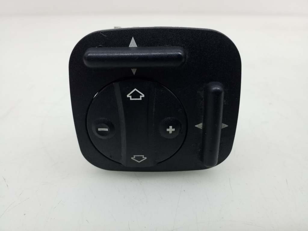 MERCEDES-BENZ CLS-Class C219 (2004-2010) Right Seat Control Buttons A2118000878 20979251