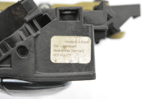 AUDI A8 D3 (2002–2010) Türaußengriff hinten 4E0839885 - 5