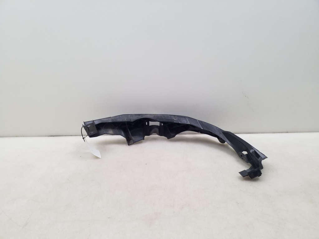 BMW 3 Series E90/E91/E92/E93 (2004-2013) Höger strålkastarfäste 7138402 25064264