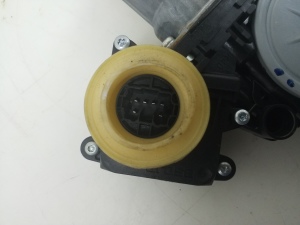TOYOTA Corola Verso R1 (2004–2009) Priekšējo durvju logu pacēlājs 698100F010 - 3