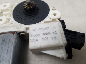 Opel Vectra C (2002–2008) Front door window regulator motor 9178987 - 3