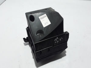 RENAULT Trafic II (2001–2014) Boîtier de boîte à fusibles sous le capot 240118226R - 4