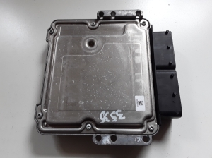 Kia Sportage (2016–2021) Engine control unit 0281032614 - 2