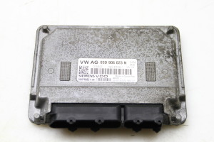 Calculateur moteur - 03D906023N