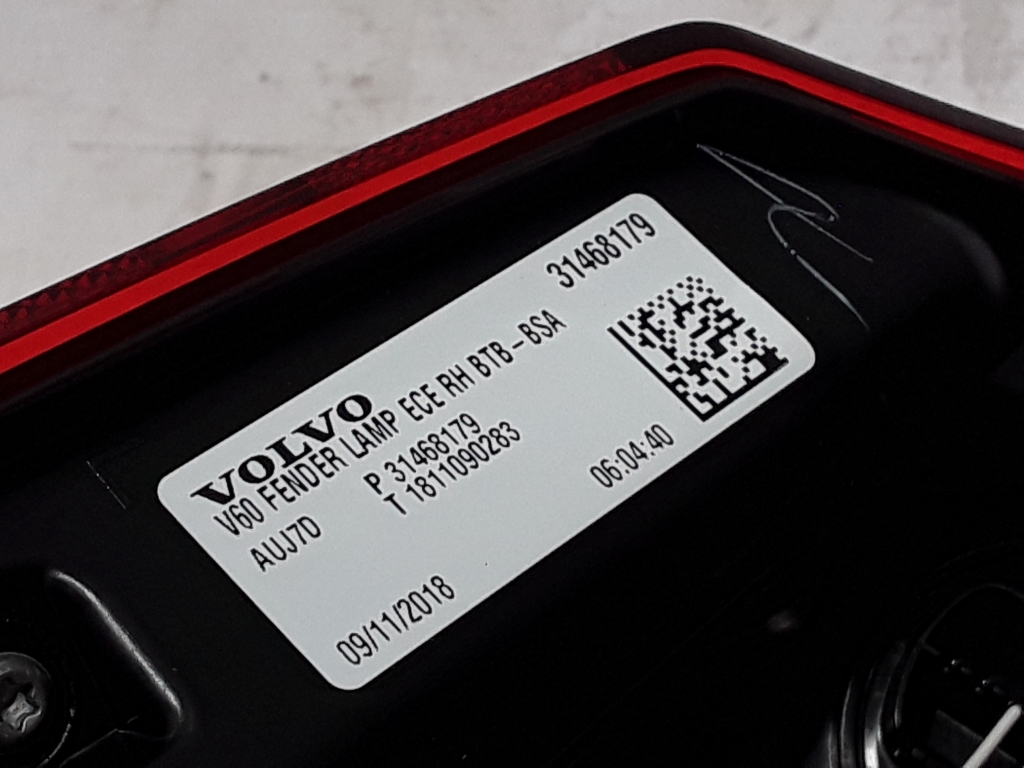 VOLVO V60 2 generation (2018-2023) Rear Right Taillight Lamp 31468179 22441817