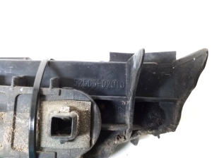 TOYOTA Corolla (2001–2007) Rear bumper bracket 52563-02010 - 3