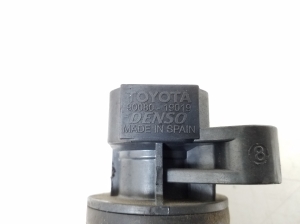 TOYOTA Corolla (2001–2007) Süütepool 90080-19019 - 2