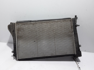 Volkswagen Caddy III (2004–2015) Starpdzesētāja radiators 1K0145803 - 3