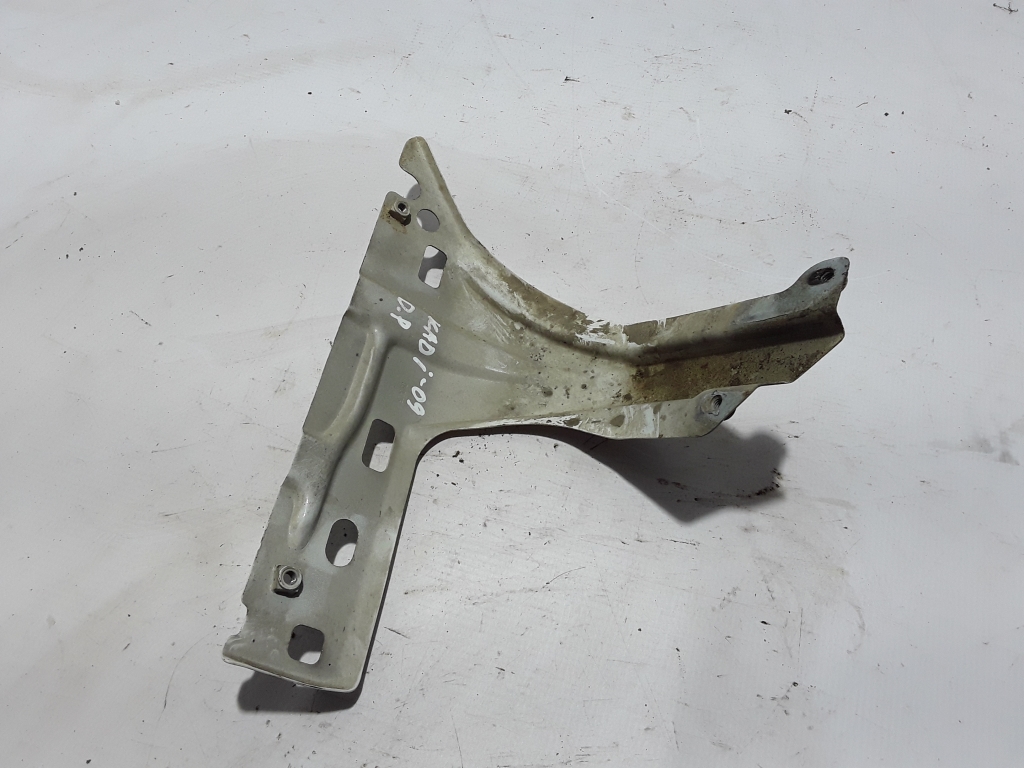 Used Volkswagen Caddy Bracket for front wing 1T0821136