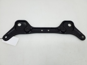   Halter Hilfsrahmen vorne  - A2046280011 