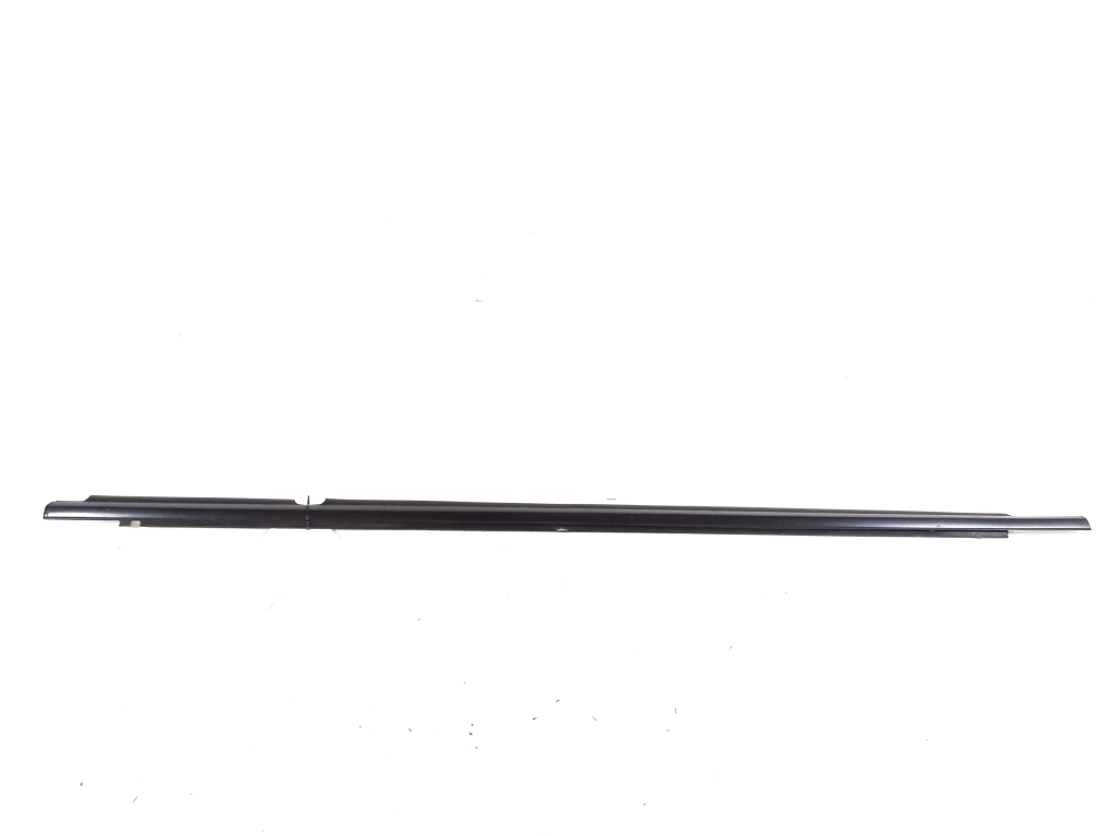 TOYOTA Corolla (2001–2007) Rear side door outer window molding 75730-12262 TOYOTA Corolla (2001–2007) Rear side door outer window molding 75730-12262