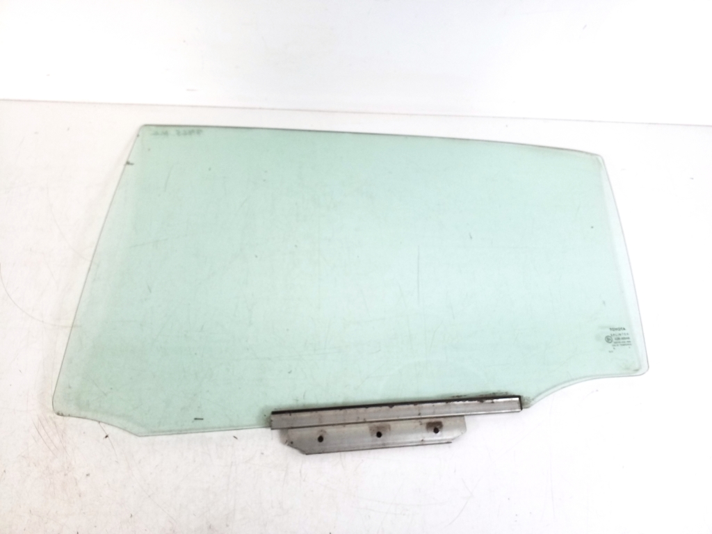 TOYOTA Corolla 9 generation E120/E130 (2000-2007) Verre de porte coulissante côté gauche 68104-02080 21027459