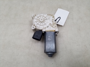 BMW 5 SERIES E61 (2004–2010) Front door window regulator motor 6922268 - 2