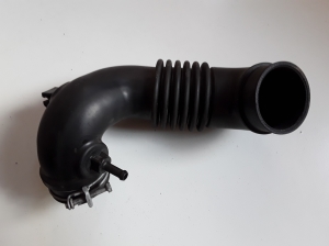  Air intake hose 