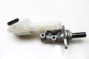 Mazda 6 (2012–2026) Brake master cylinder GJE743400 - 2