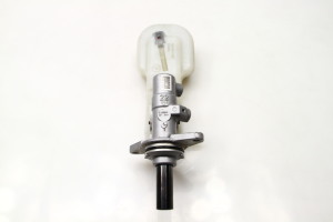 Mazda 6 (2012–2026) Brake master cylinder GJE743400 - 3